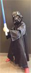 	黑袍+面具+光劍=黑魔人登場 我在薪傳服裝出租 圖:客戶Housejean Lin提供