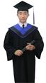 碩士服(黑底-藍披)正面照-建議法學院相關科系院所使用